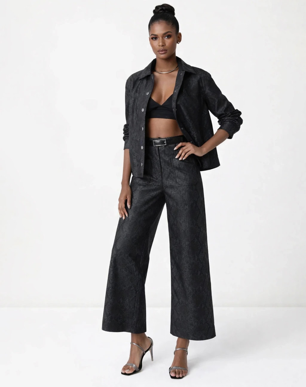 CALÇA RETA COBRA PU - PRETO